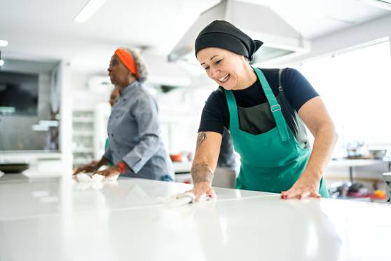 Woman-Trained restaurant Cleaning service in toronto